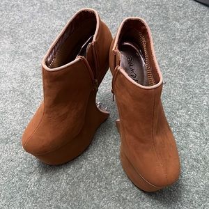 Bumper Spiked Curved Wedge